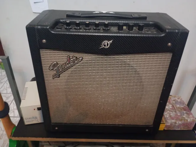 Amplificador fender Mustang v2 40 wts