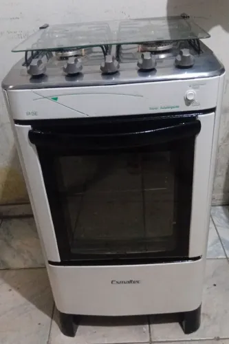Funcionando tudo as bocas e forno.