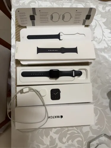 Apple Watch SE 40mm GPS Space Gray - Completo com Caixa