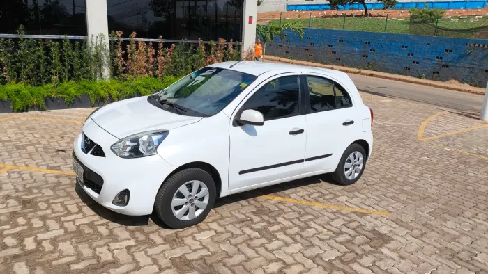Nissan March 1.0 16V Flex Fuel 5P 2015