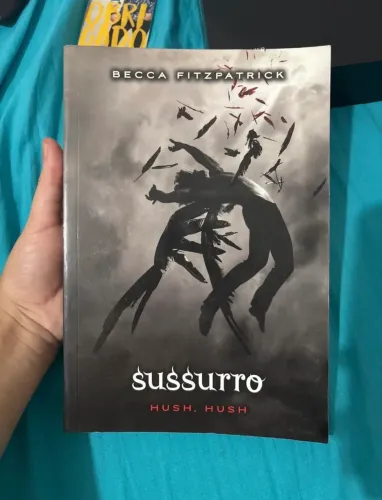 livro Sussuro - Hush Hush