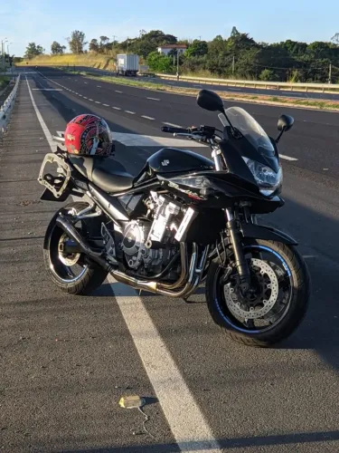 Suzuki Bandit 1250s - Tanque de Guerra da Suzuki