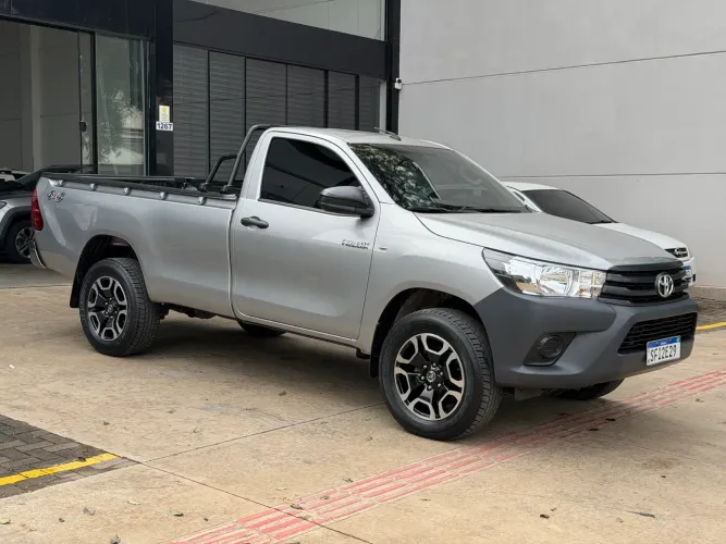 Toyota Hilux CS 4X4 2.8 TDI Diesel Mec. 2024