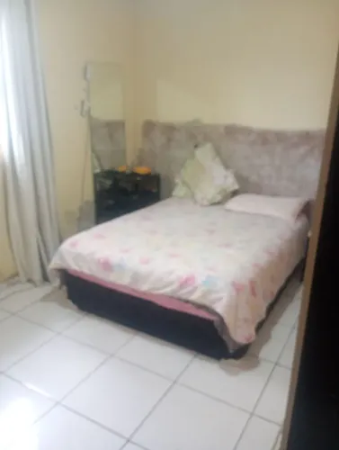Alugo quarto casa compartilhada