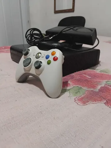 Xbox 360 super slim desbloqueado com RGH 