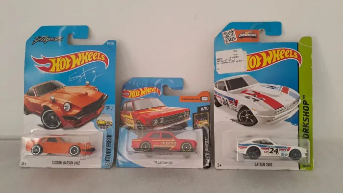 MOBILE TOY * MT 3 Hot Wheels Datsun 240z + 71 Datsun s10 + Custom Datsun 240z Novos