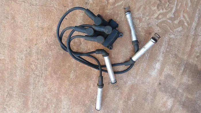 Bobina e cabos motor 1.0 Ford Zetec Rocan 