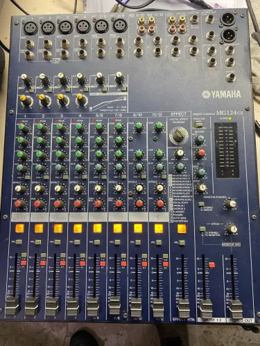 Mesa de som yamaha 