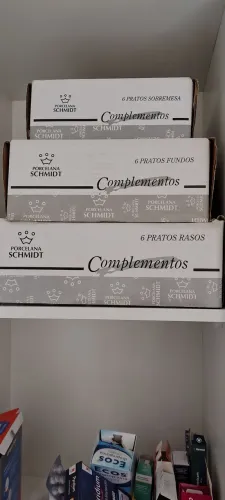 Pratos porcelana Schimidt utilizado uma única vez!
