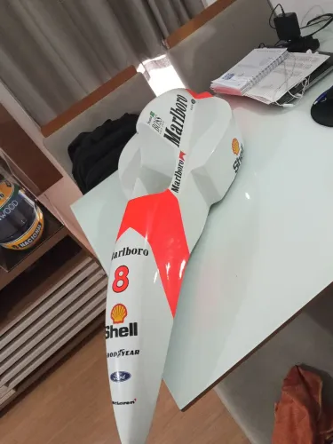Escultura McLaren MP4/8
