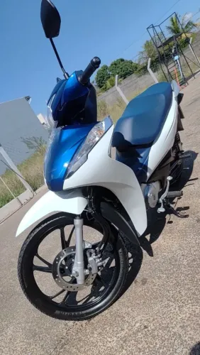 Moto sem detalhe