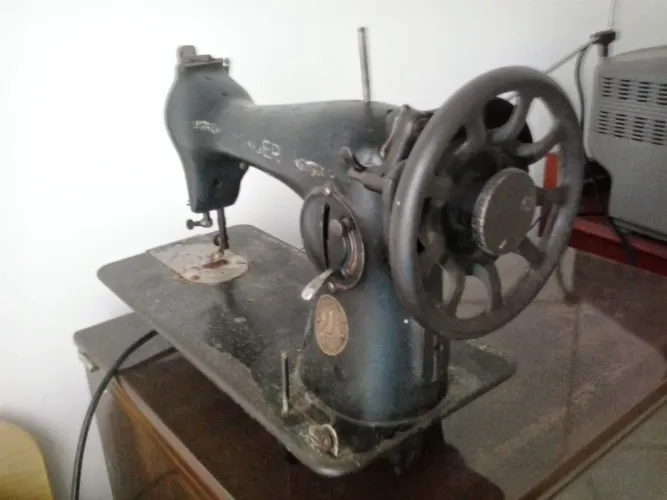 Máquina de costura SINGER antiguidade
