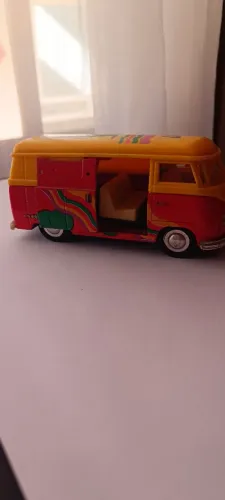 Miniatura Kombi Volkswagen Samba Hippie (Sun Star ? SS-1005)