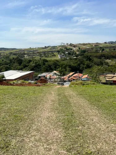 Terreno à venda no Condomínio Reserva Altos do Cataguá em Taubaté/SP.