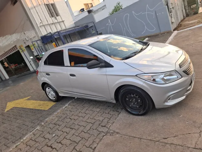 Chevrolet Onix JOY Hatch 1.0 8V Flex Mec. 4P 2018