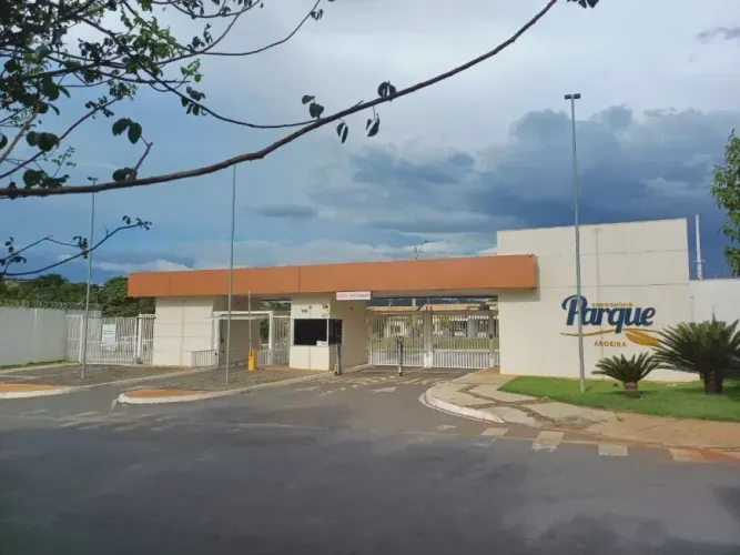 Casa em condomínio com 3 quartos e 1 suíte