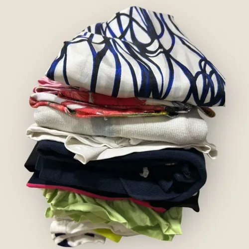 LOTE ROUPAS FEM P/M - 18 PEÇAS