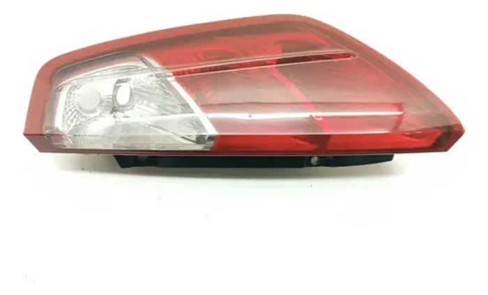 Lanterna Traseira Direita Fiat Punto 2010 Direito/passageiro Vermelho