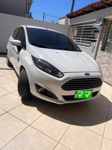 Ford Fiesta 1.6 16V Flex Aut. 5P 2016