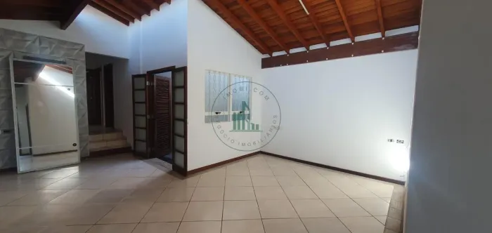 Casa 3 Dorms no São Vicente II com suíte e pé-direito alto