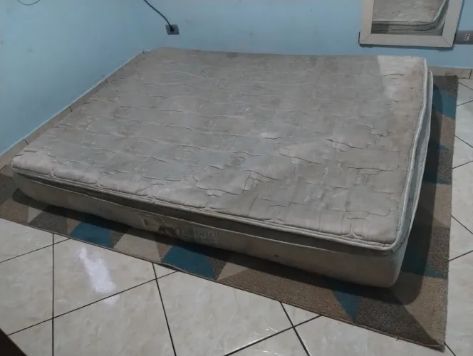 Colchão de casal tamanho queem