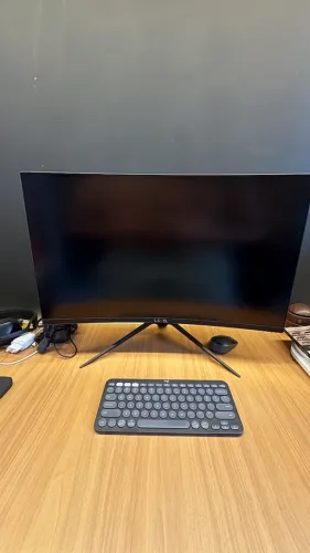 Monitor Gamer Level 27" Curvo 240Hz