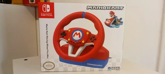 Volante HORI Mario Kart Racing Wheel Pro Mini para Nintendo Switch Lacrado