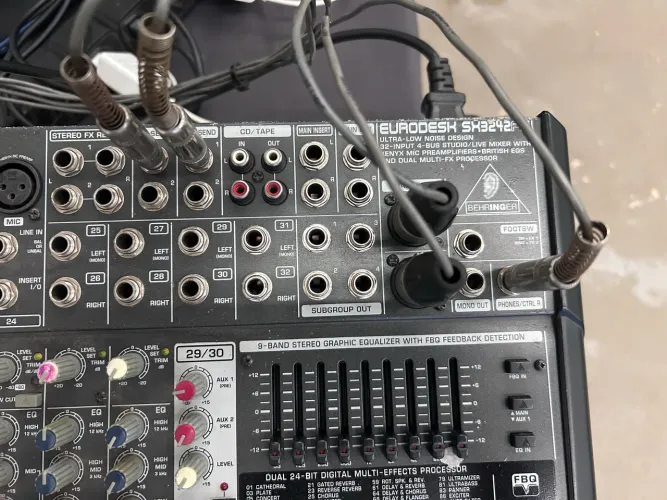 Mesa analógica BEHRINGER EURODESK