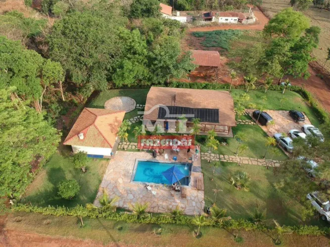 Aconchegante Chácara em Condomínio ( Próximo a Nerópolis) ao lado da GO 080