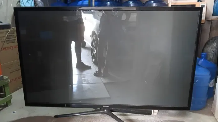Vende-se sucata de televisão 