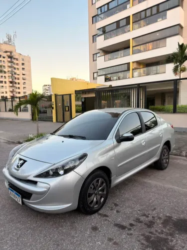 Peugeot 207 Sedan Passion XR 1.4 Flex 8V 4P 2012