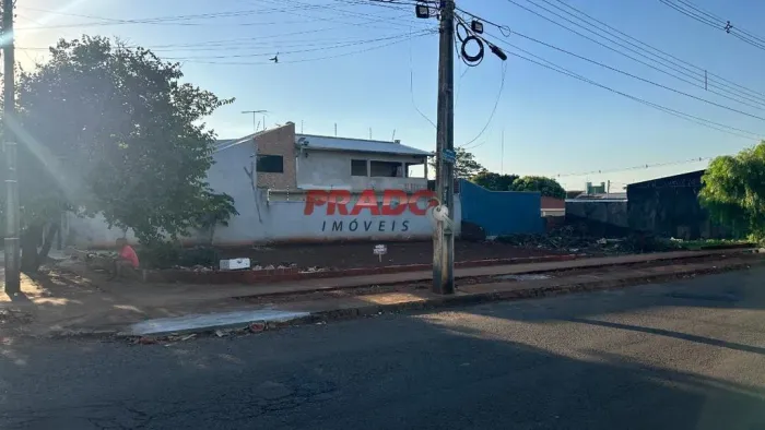 Terreno à venda em Maringá, Jardim Santa Clara, com 405 m²
