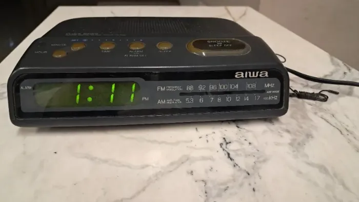 Rádio Relógio Aiwa