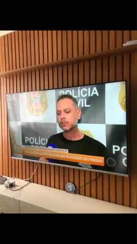 Vendo Painel ripado bem conservado 