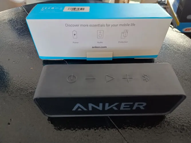 Vendo Caixa de Som Portátil ANKER SoundCore modelo A3102- 12W - BLUETOOTH. Leia.