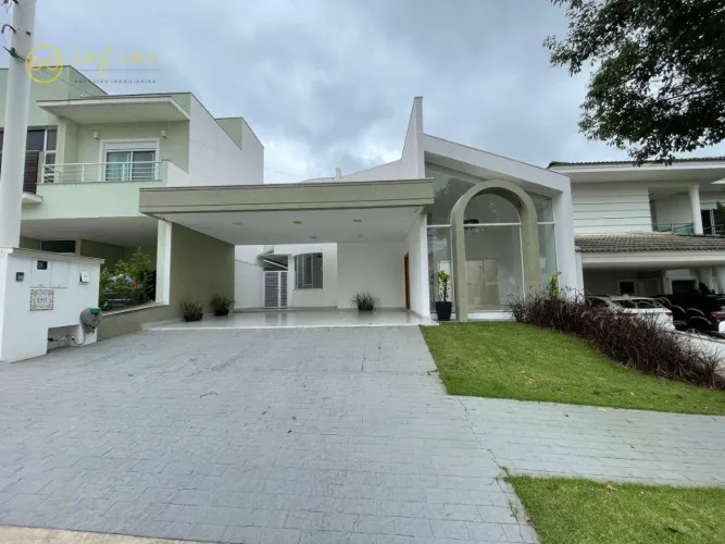 Casa de Condomínio com 3 Quartos, 230 m² - aluguel por R$ 9.000/mês ou venda por R$ 2.200.