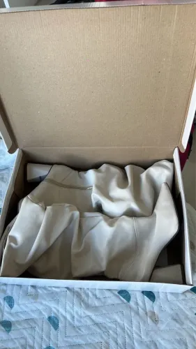 Vende -se botas brancas 