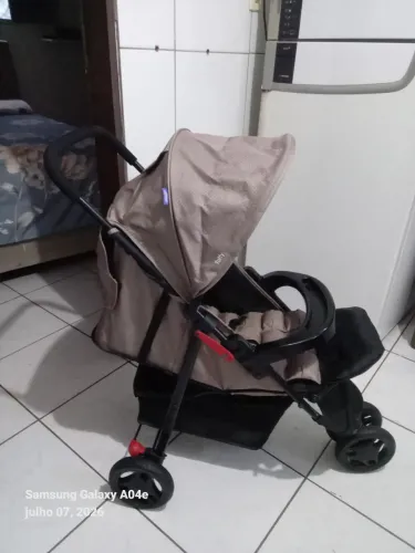 Carrinho de bebê cosco semi Novo unissex