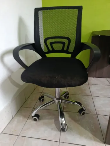 Cadeira de Escritório Giratória Santiago