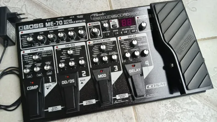 Pedaleira Boss ME70 ME 70 com fonte. Oportunidade.