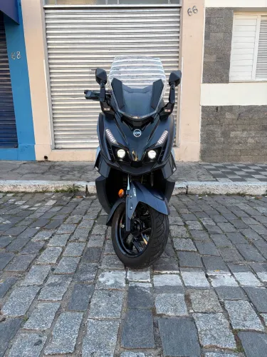 Vendo ótima scooter 300 cilindradas
