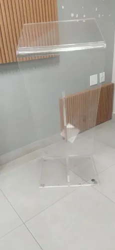 Púlpito em acrílico