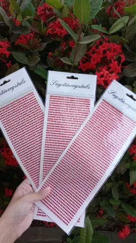 Cartelas de strass adesivo vermelho