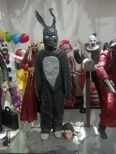 Donnie Darko Frank Bunny Neca Cult Classics 1/10