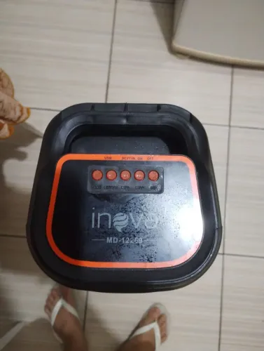 Caixa Bluetooth Semi nova