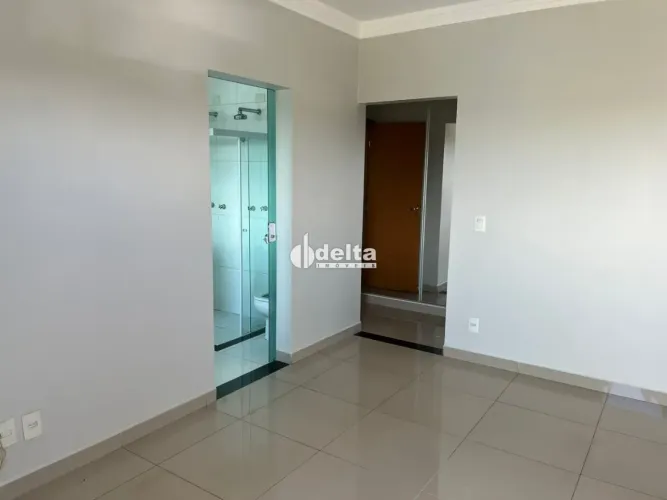 Apartamento com 4 quartos sendo 2 suítes disponível para venda no bairro Granada em Uberlâ