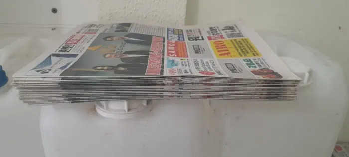 Jornal usado limpo grande. Peça por kg
