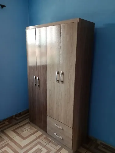 GUARDA ROUPA USADO EM ÓTIMO ESTADO DE CONSERVAÇÃO