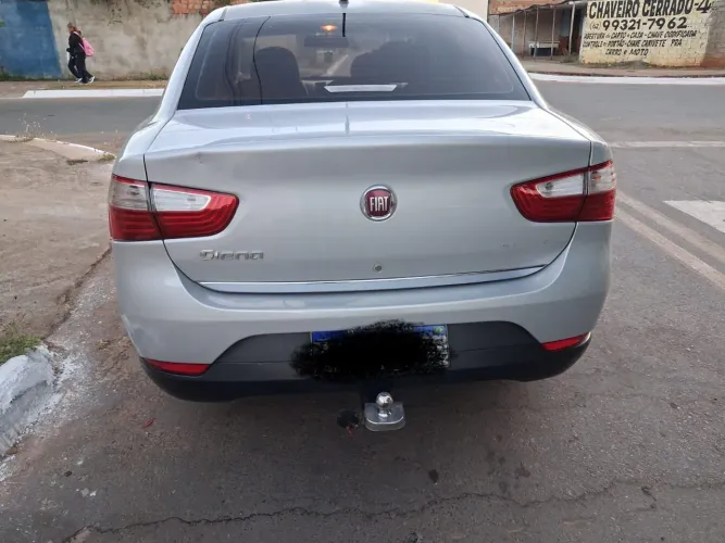 Fiat Grand Siena Attrac. 1.4 EVO F.flex 8V 2013