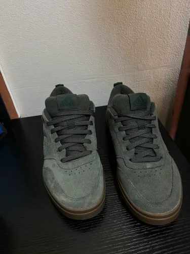 Tênis Adidas 